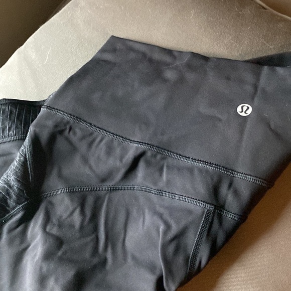 Lululemon leggings with side detail - Picture 2 of 3
